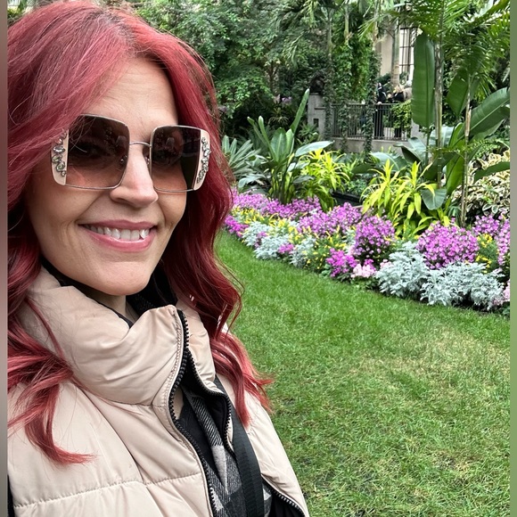 Meet your Posher, Micha - Picture 1 of 4